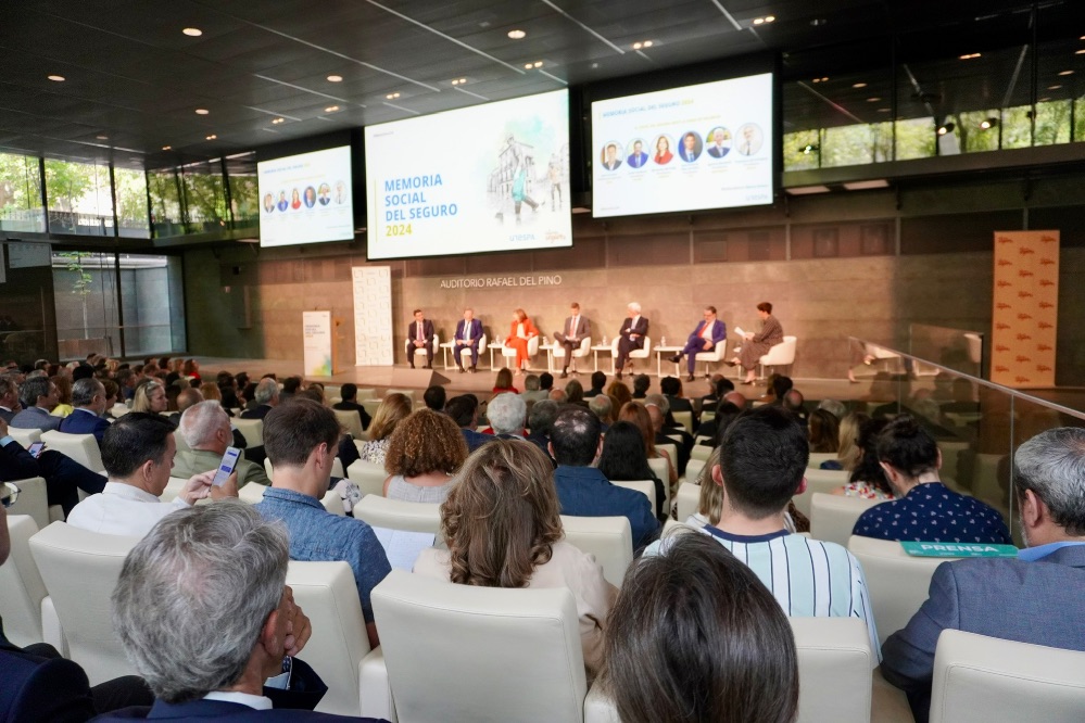 UNESPA destaca el papel del sctor en la protección de personas y empresas en la Memoria Social del Seguro 2024 