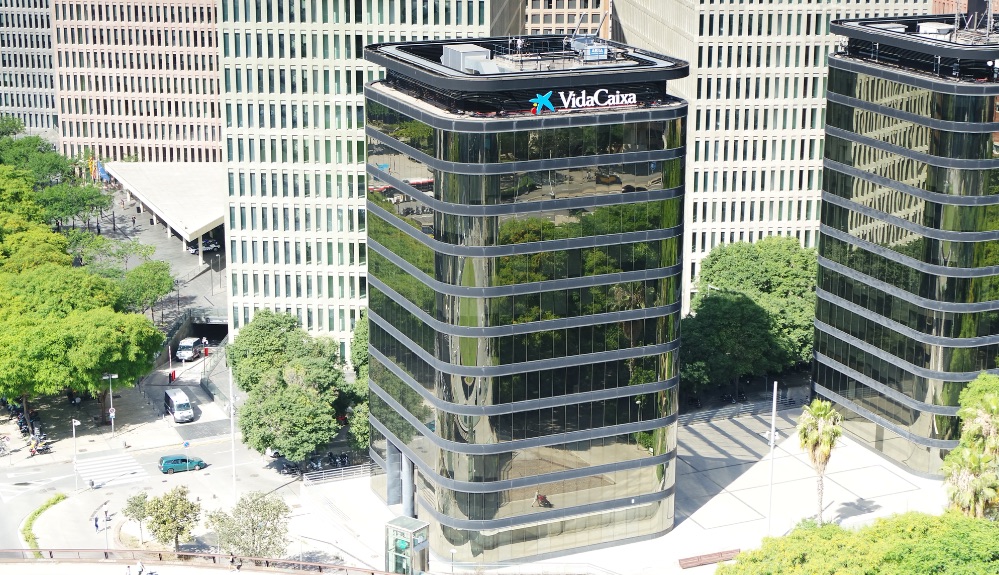 VidaCaixa gana un 10,6% más hasta marzo y supera el millón de clientes con ahorro periódico