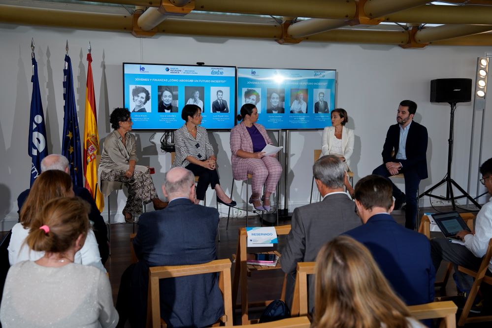 La Generación Z suspende en educación financiera, pero saca sobresaliente en ahorro


